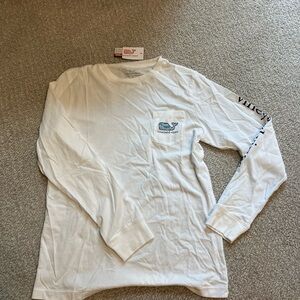 New with tags never worn but are vines Tshirt kids size M(12-14)